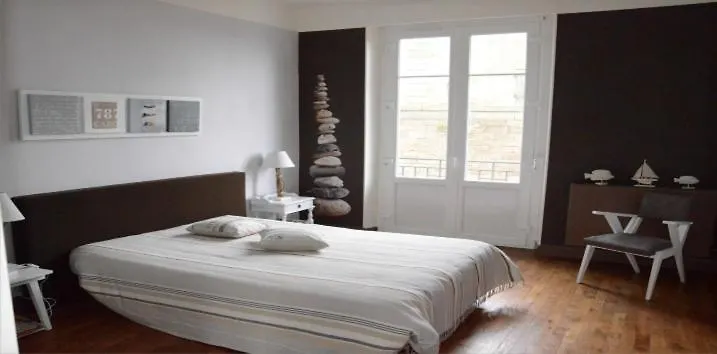 Kontakte von Bel Appartement Intra Muros Au Coeur De Saint Malo